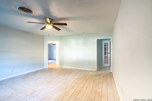 1107 Donna Kay Dr. Kerrville, TX 78028