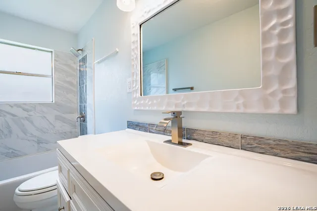 1107 Donna Kay Dr. Kerrville, TX 78028