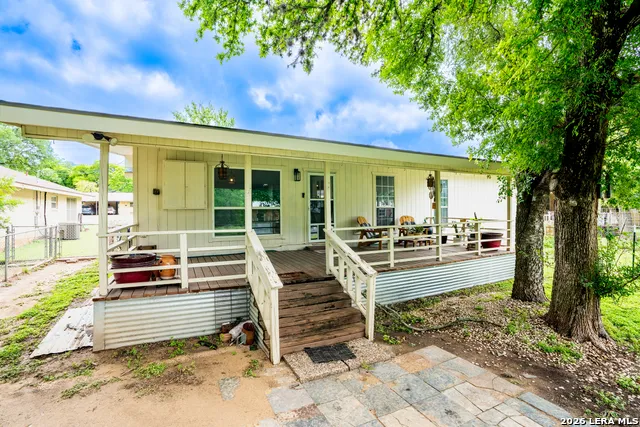 1107 Donna Kay Dr. Kerrville, TX 78028