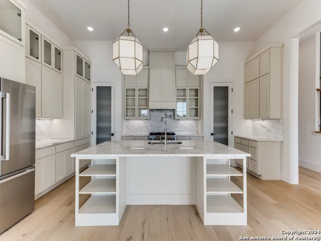 103 E WILDWOOD #B San Antonio, TX 78212