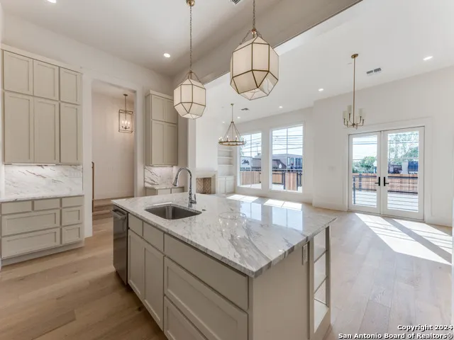 103 E WILDWOOD #B San Antonio, TX 78212