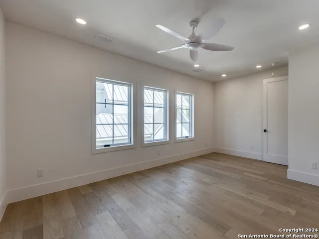 103 E WILDWOOD #B San Antonio, TX 78212