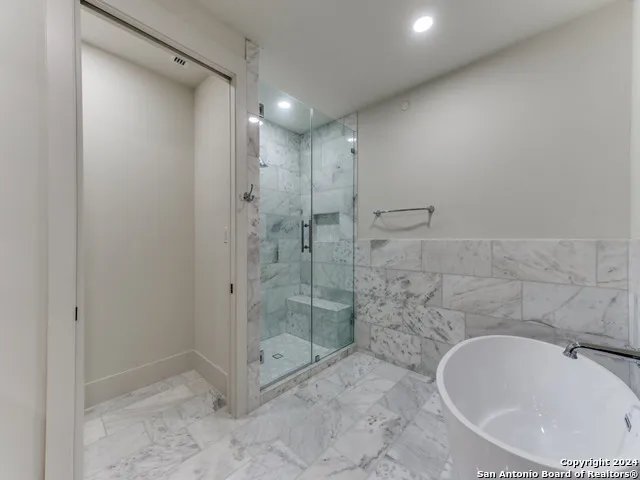 103 E WILDWOOD #B San Antonio, TX 78212
