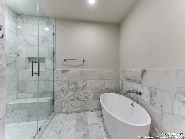 103 E WILDWOOD #B San Antonio, TX 78212