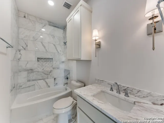 103 E WILDWOOD #B San Antonio, TX 78212