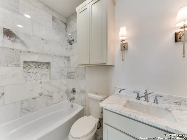 103 E WILDWOOD #B San Antonio, TX 78212