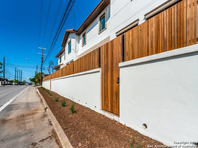 103 E WILDWOOD #B San Antonio, TX 78212