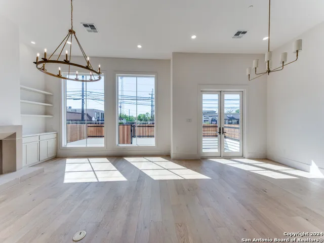 103 E WILDWOOD #B San Antonio, TX 78212