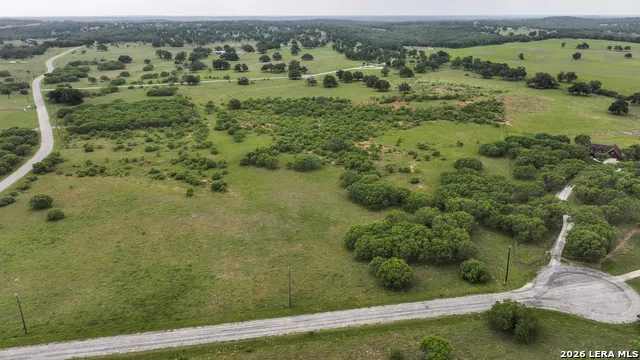 10 Patriot Circle Luling, TX 78648