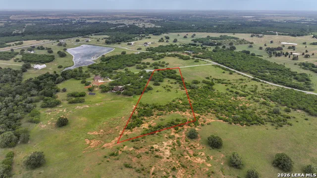 10 Patriot Circle Luling, TX 78648