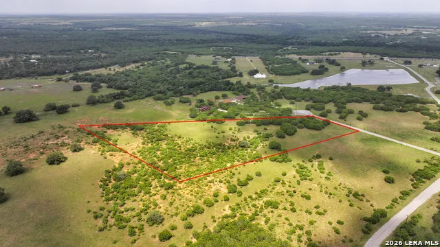 10 Patriot Circle Luling, TX 78648