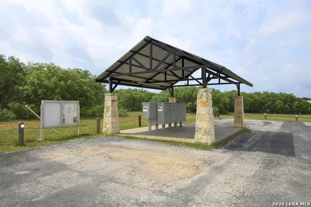10 Patriot Circle Luling, TX 78648