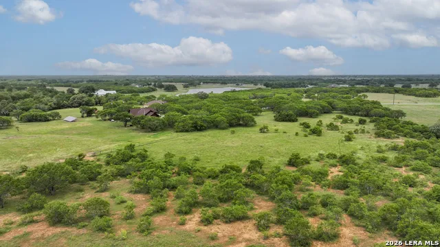 10 Patriot Circle Luling, TX 78648