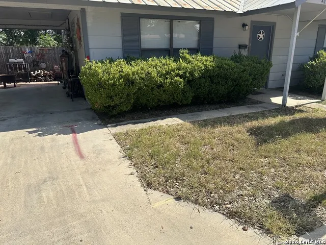 401 W Adams Pleasanton, TX 78064