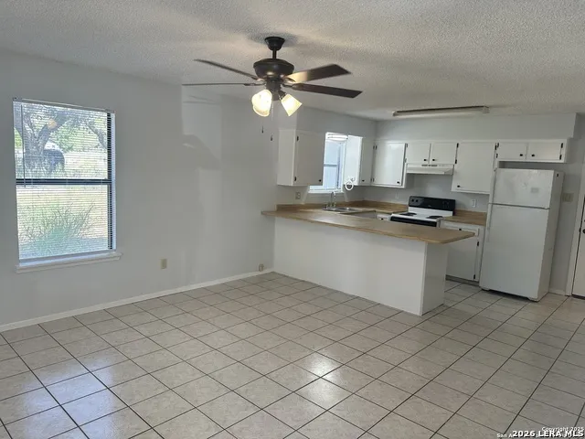 401 W Adams Pleasanton, TX 78064