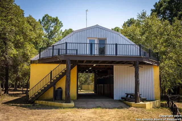 1031 Angel Lake Estates Alleyton, TX 78935
