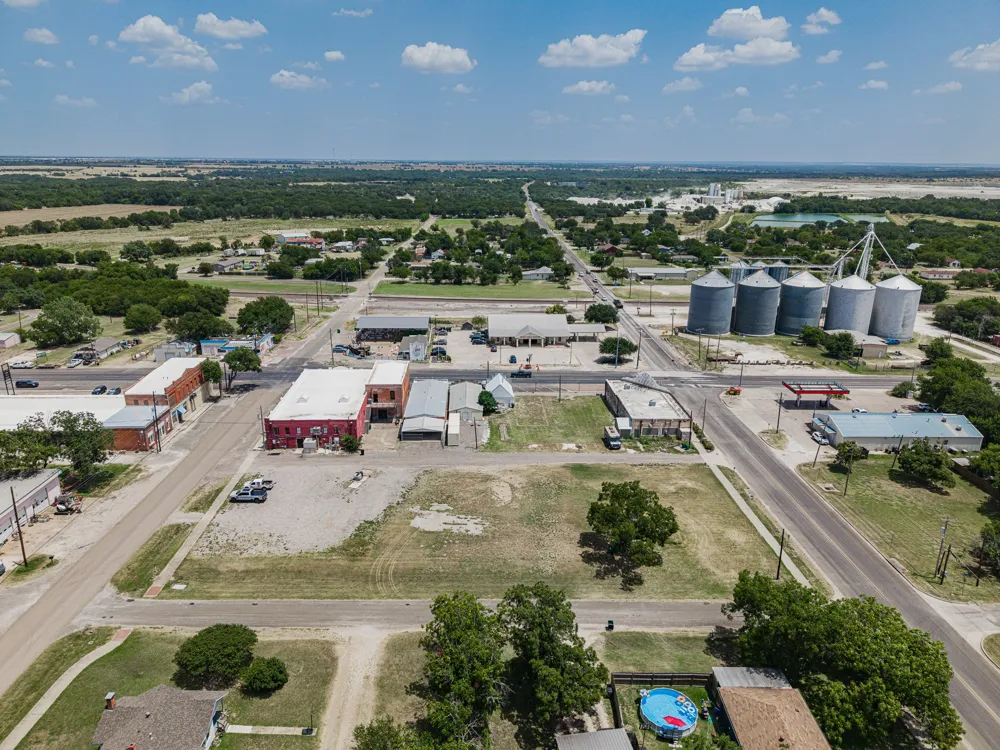 W 04th Street Crawford, TX 76638