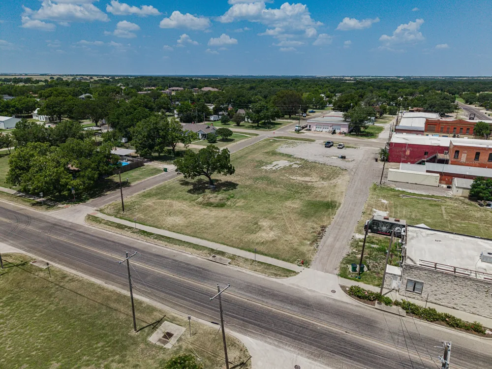 W 04th Street Crawford, TX 76638
