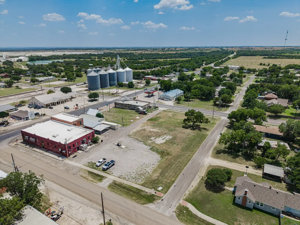 W 04th Street Crawford, TX 76638