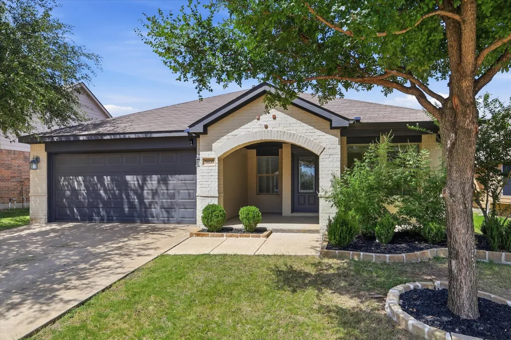 5608 Millers Creek Drive Argyle, TX 76226