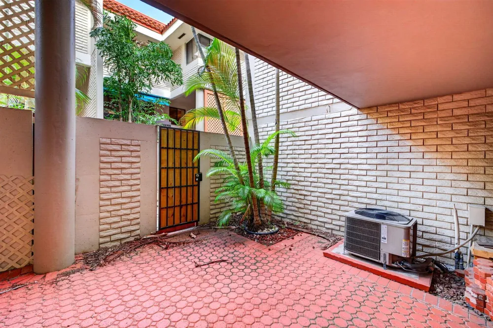 1401 NE 9th Street #20 Fort Lauderdale, FL 33304