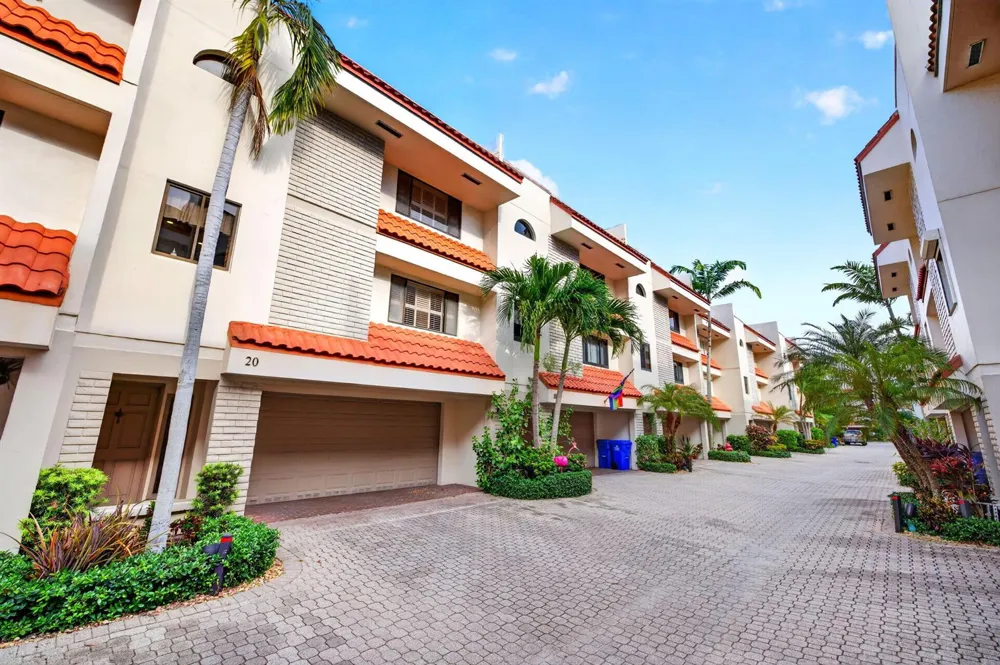 1401 NE 9th Street #20 Fort Lauderdale, FL 33304