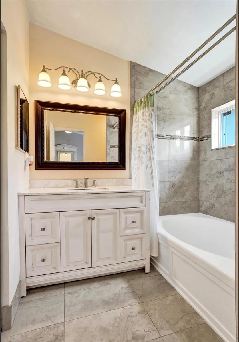 552 NW 208th Terrace Pembroke Pines, FL 33029