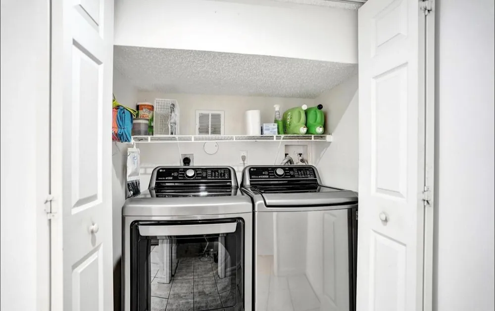 552 NW 208th Terrace Pembroke Pines, FL 33029