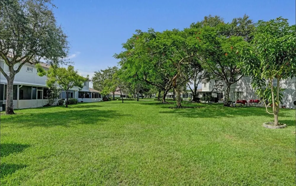 552 NW 208th Terrace Pembroke Pines, FL 33029