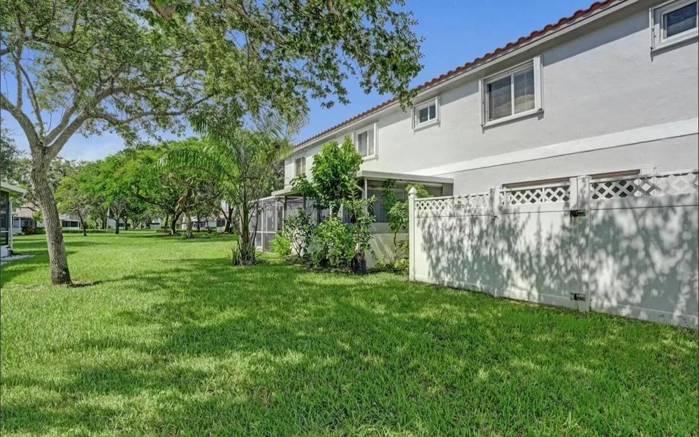 552 NW 208th Terrace Pembroke Pines, FL 33029