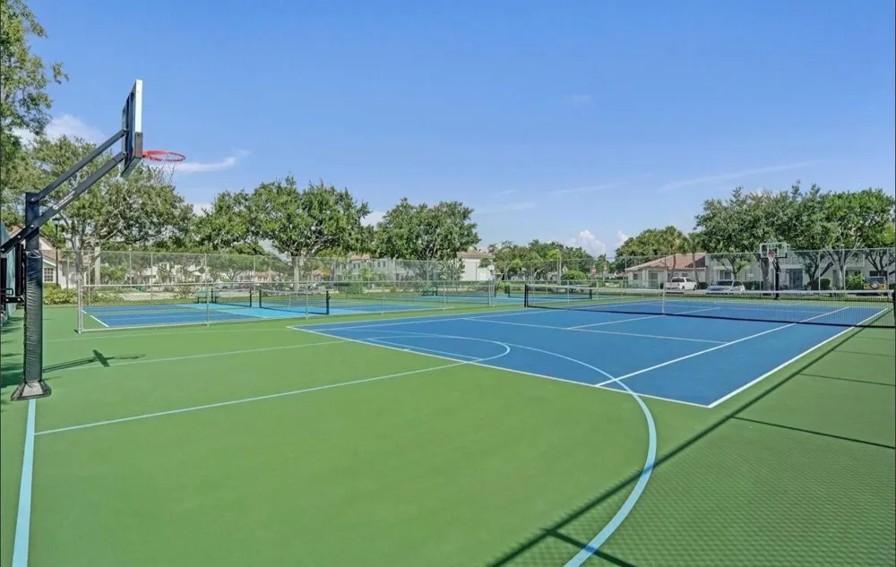 552 NW 208th Terrace Pembroke Pines, FL 33029