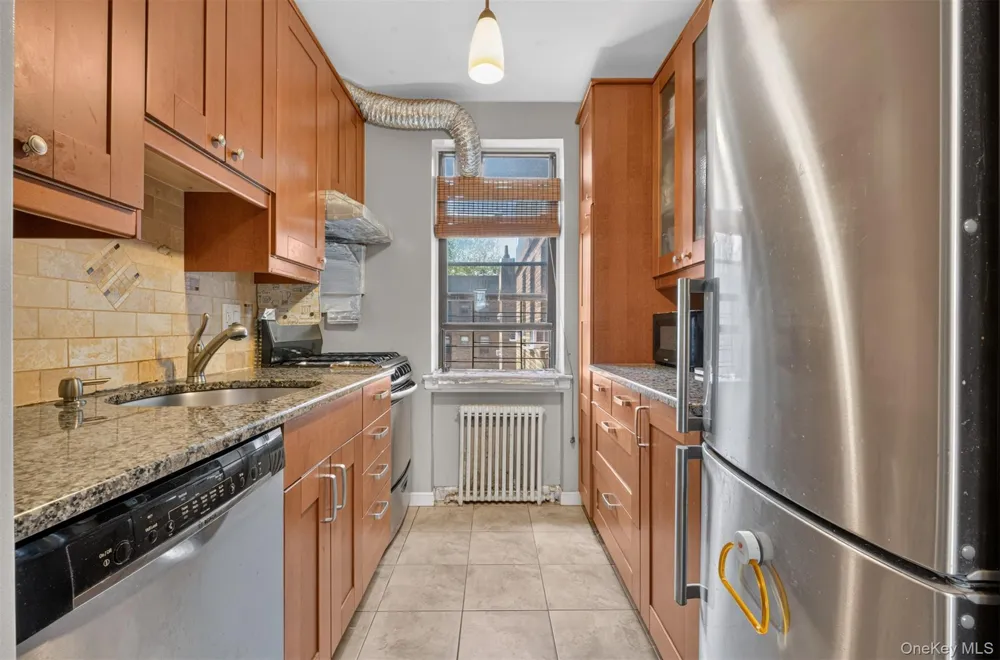 215-43 48th Ave #3E Bayside, NY 11361
