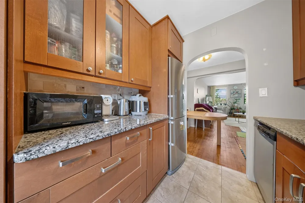 215-43 48th Ave #3E Bayside, NY 11361