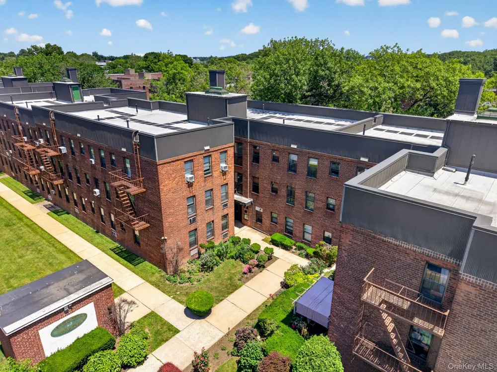 215-43 48th Ave #3E Bayside, NY 11361