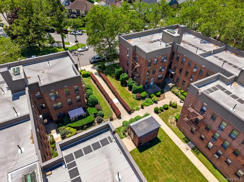 215-43 48th Ave #3E Bayside, NY 11361