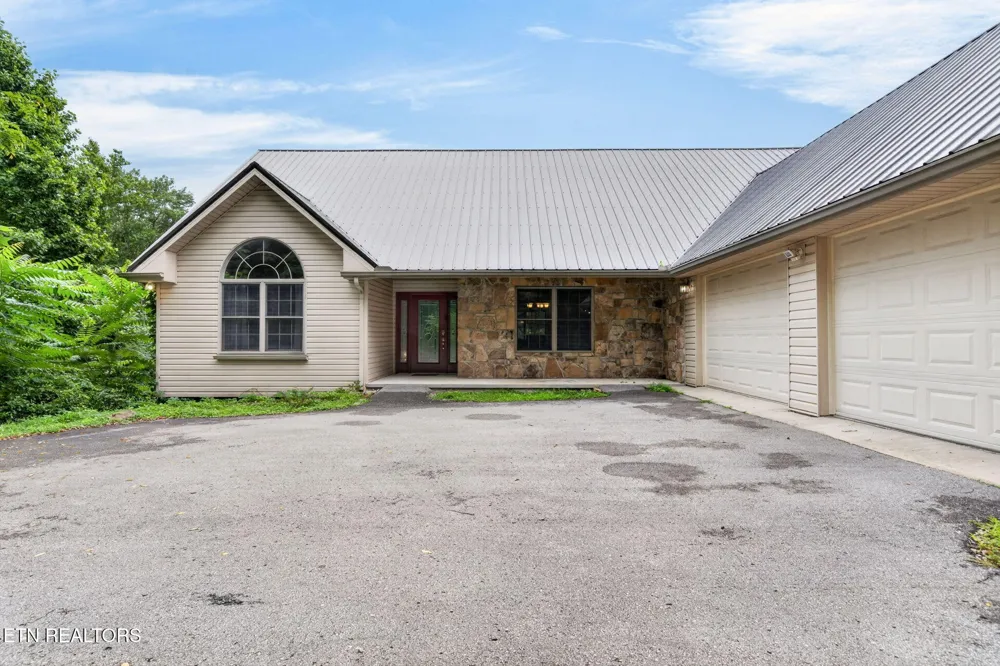 50 Ross Place Monterey, TN 38574