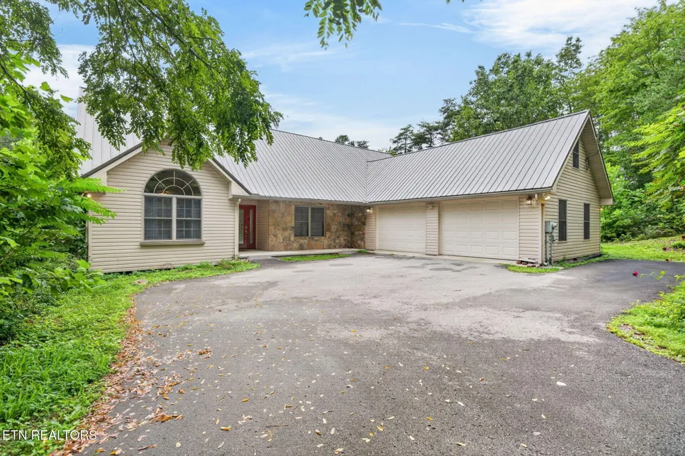 50 Ross Place Monterey, TN 38574