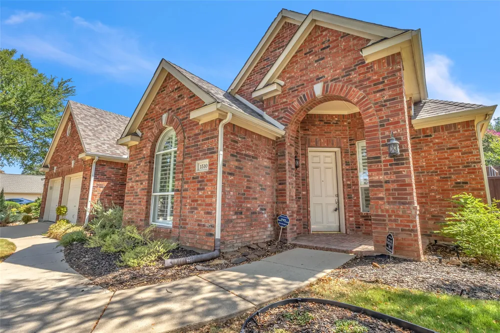 1510 Pecan Valley Court Corinth, TX 76210
