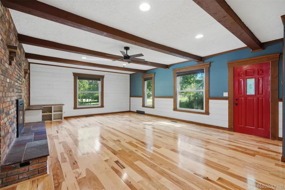 8880 Cedar Lake Road Putnam Township, MI 48169