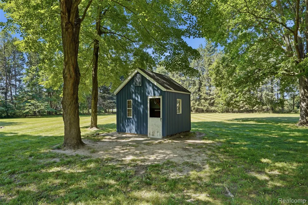 8880 Cedar Lake Road Putnam Township, MI 48169
