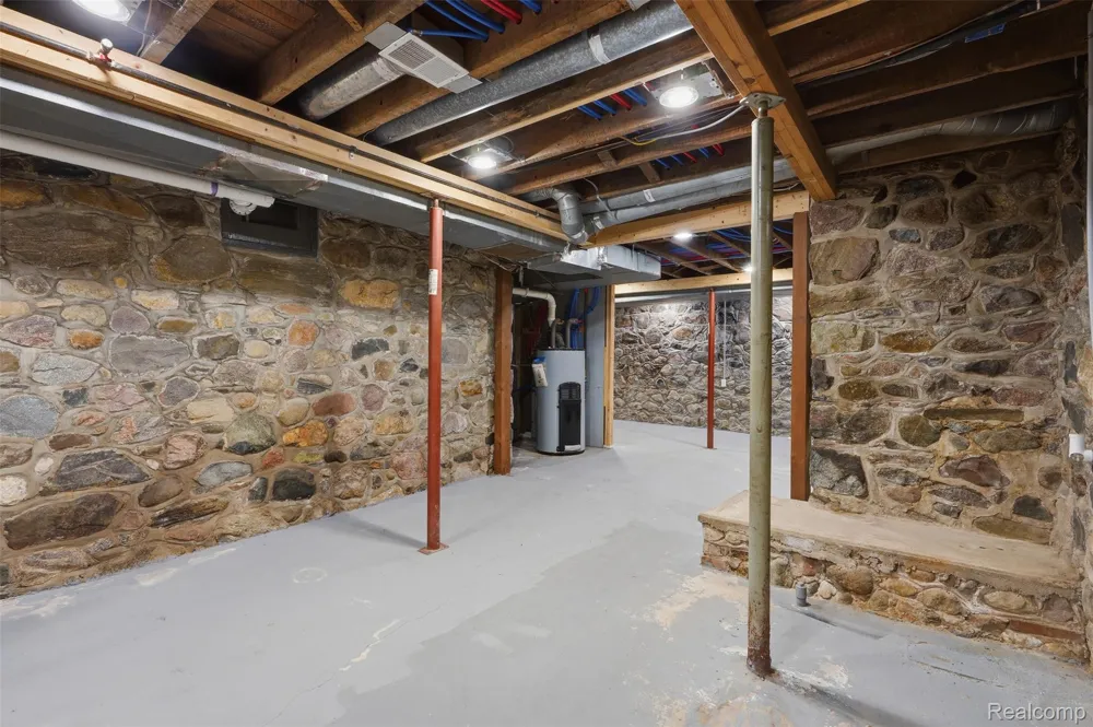 8880 Cedar Lake Road Putnam Township, MI 48169