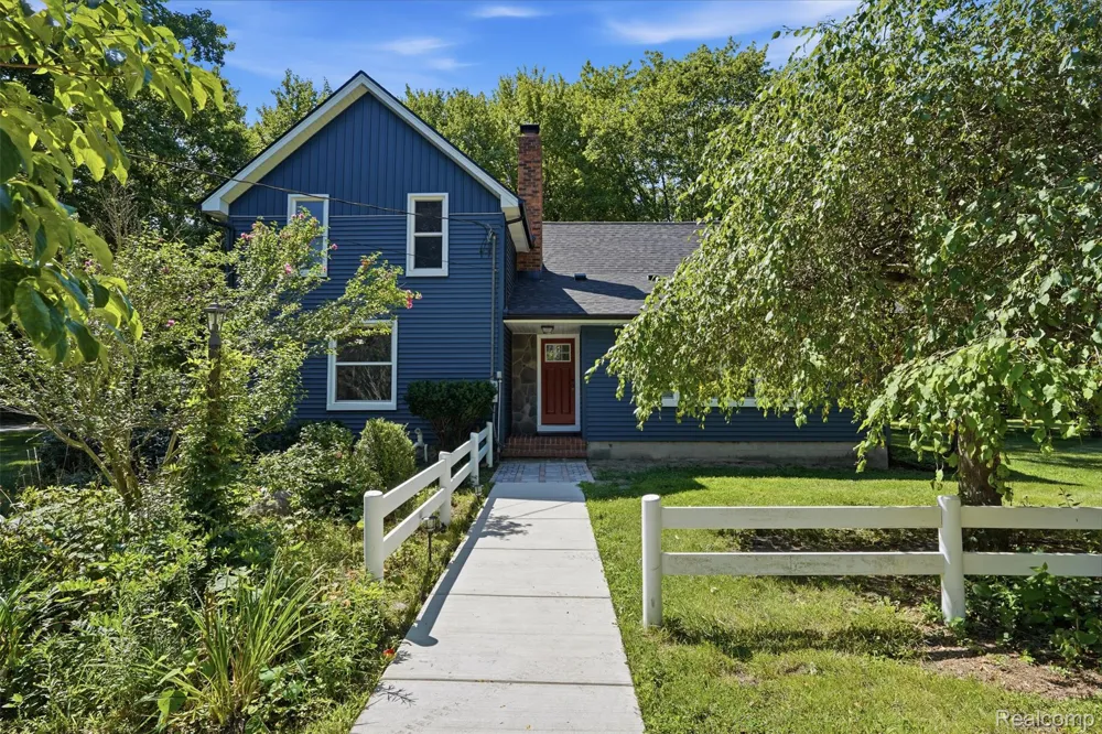 8880 Cedar Lake Road Putnam Township, MI 48169