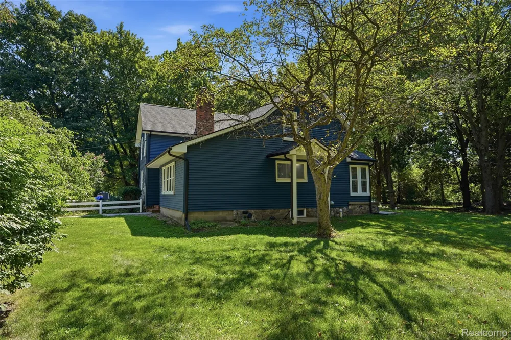 8880 Cedar Lake Road Putnam Township, MI 48169