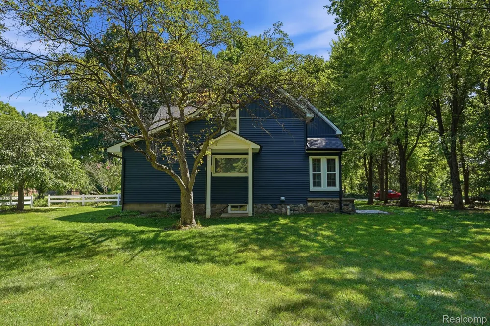 8880 Cedar Lake Road Putnam Township, MI 48169