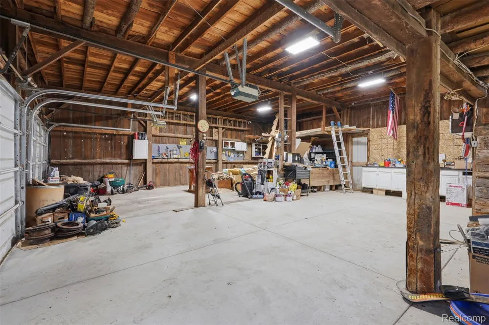 8880 Cedar Lake Road Putnam Township, MI 48169