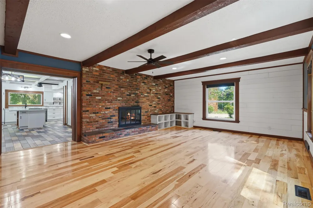 8880 Cedar Lake Road Putnam Township, MI 48169