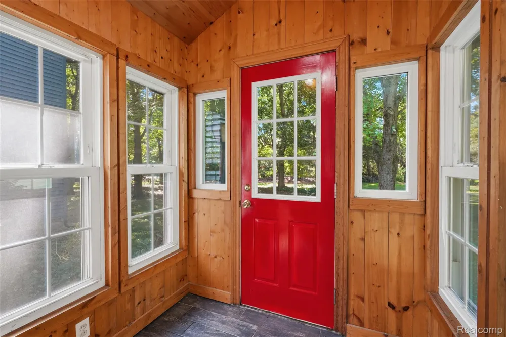 8880 Cedar Lake Road Putnam Township, MI 48169