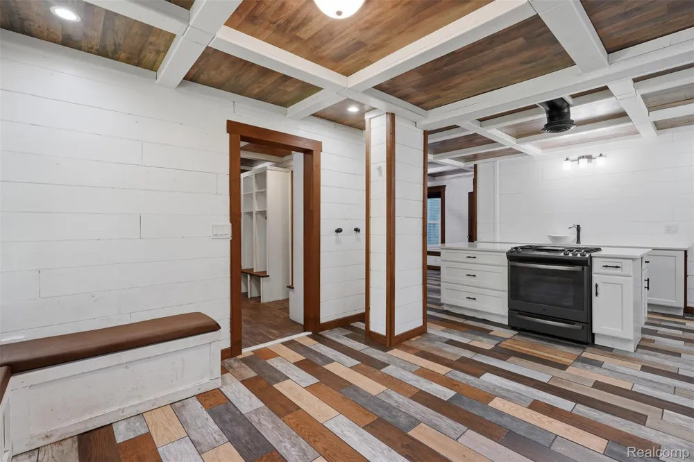 8880 Cedar Lake Road Putnam Township, MI 48169