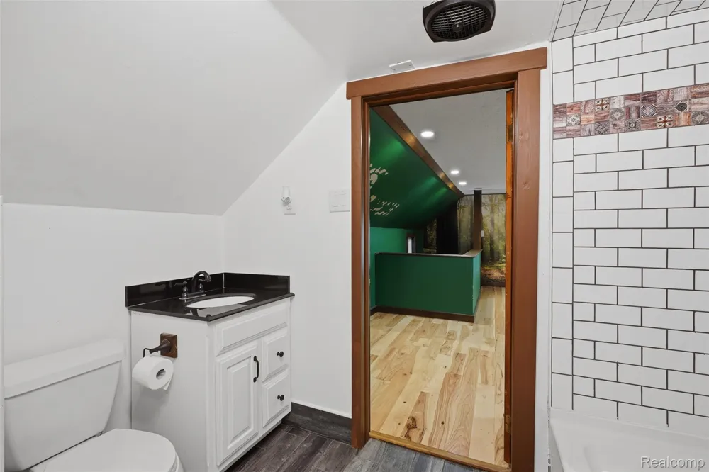8880 Cedar Lake Road Putnam Township, MI 48169