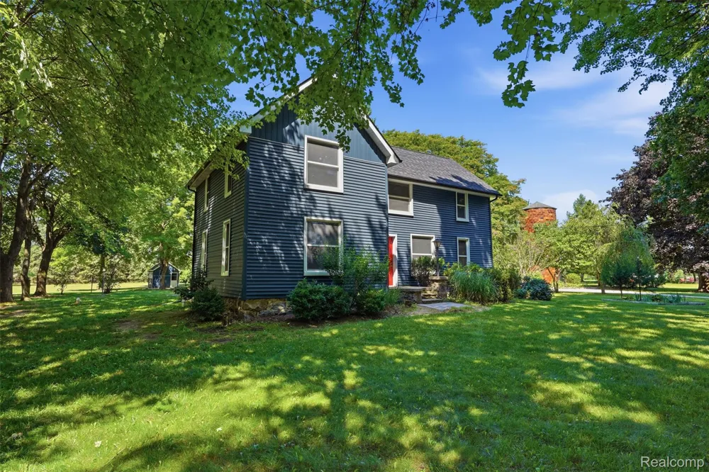 8880 Cedar Lake Road Putnam Township, MI 48169